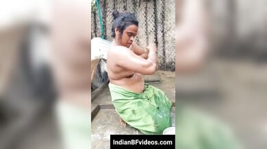देवर ने छुपके से नंगी होके नहाती भाभी का वीडियो