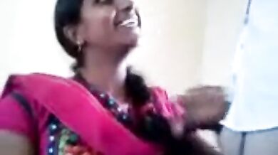 शर्मीली साउथ कर्मचारी लड़की ने साहब को दिया ब्लोजोब