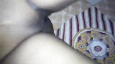 पति के पैरों की उंगलियां और उसका बड़ा लंड चूसती लज्जित बीवी