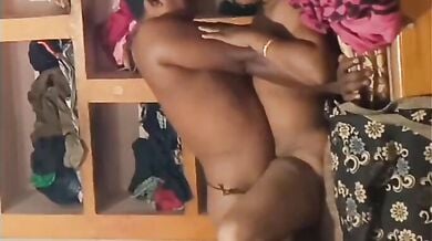 चुदाई के बाद उसी पोज में बतियाते पति पत्नी