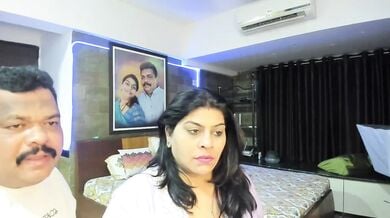 लाइव शो के दौरान अंकल ने चाटी ऑन्टी की मोटी चुत