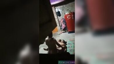 पति पत्नी का सेक्स चुपके से देखा