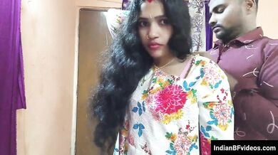 और जोर से चोदो बोल पत्नी चुद रही है पति के साथ