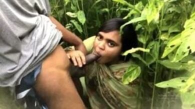 खेत में मामा का लंड चूसकर भांजी घोड़ी बन चुदी