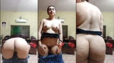 खुबसुरत दीदी ने मॉडल की तरह चलकर दिखाएं चुतड