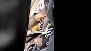 पाकिस्तानी माशूका को कार में ब्लोजॉब देने को लगाया (उर्दू ऑडियो)
