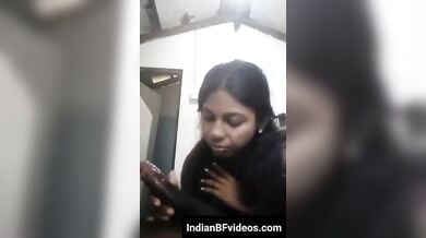 आँखों में ऑंखें डालकर मेरा लंड चूसती मेरी गर्लफ्रेंड