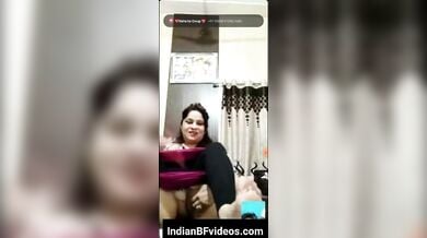 वीडियोकॉल के दौरान भाभी ने डाली चुत मे गाजर