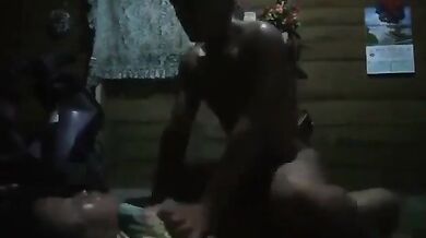 बूढ़ी कामवाली को चोदा उसके मालिक के जवान बेटे ने