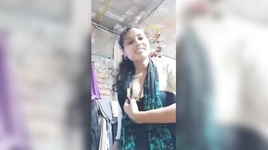 लंड चूसने देने के बदले में लड़की ने दिखाए बूब्स