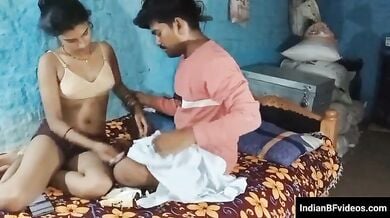 पढ़ाई करते बोर हुई लड़की चुदने लगी अपने यार से