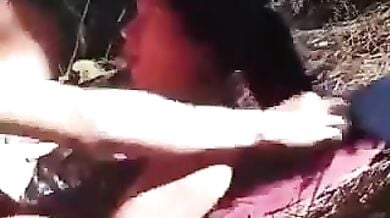 घोड़े के तबेले में लवर्स ने किया सेक्स