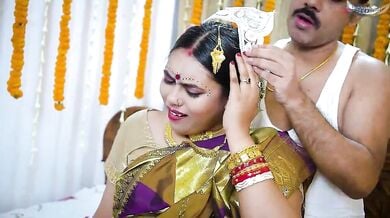 शादी की पहली रात ही पति ने लंड चूसाके चोदा पत्नी को