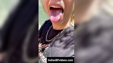 खुल्ले मे गर्लफ्रेंड को लंड चूसा उसको वीर्य पिलाया