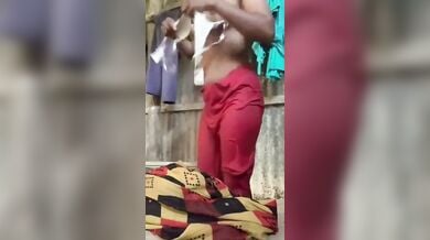 कॉलेज गर्ल जैसी फिगर वाली शादीशुदा औरत का नंगा जिस्म