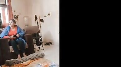 अलग अलग लड़कियों को कमरे में लाकर चोदता सीरियल फकर