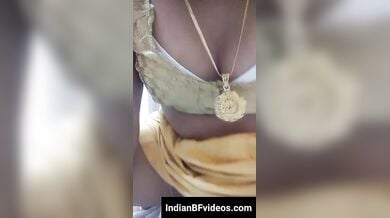 देवर का लंड चूस लंड को पकड़ चुत मे डाली भाभी ने