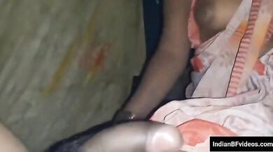 बूब्स दबाते लंड चूसा चोदी भाभी की झाँटो वाली चुत