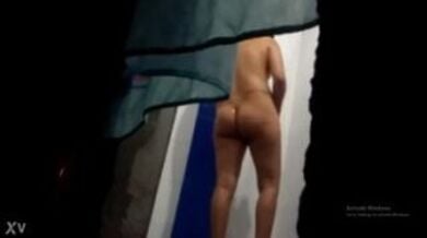 किरायेदार औरत को नंगी नहाते हुए देखा