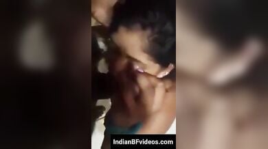 गर्लफ्रेंड को बडा लंड चूसा उसकी चुत और गांड मे किया ऊँगली