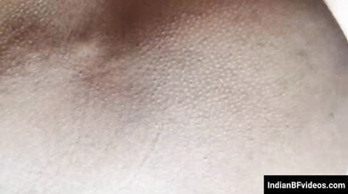 लाल सारी मे सजी गाँव भाभी की साड़ी उठाके चोदा