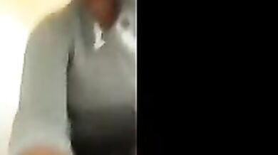 भारी भरकम बदन वाली औरत ने दिखाया अपना वजनदार पिछवाड़ा