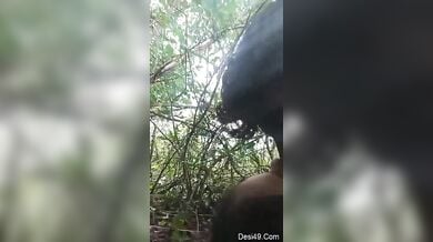 जंगल में चुद रही गर्लफ्रेंड की लंड खड़ा कर देने वाली कराह!