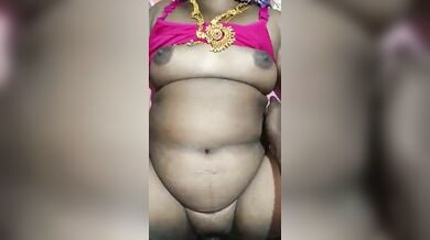 सोने के जेवर पहनी मोटी बीवी की चूत चोदी