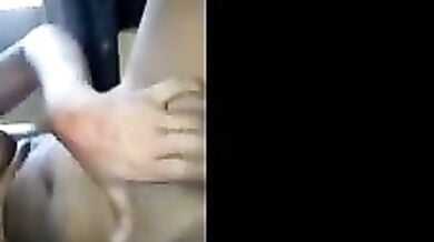 कच्चे बाथरूम और मकान में चूत में उंगली करती लड़की