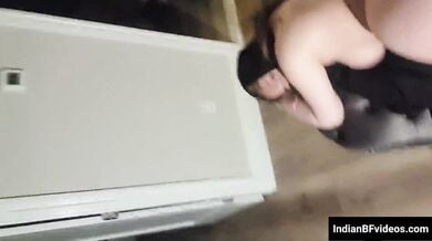 गोरी हिजाबी औरत को डॉगी स्टाइल मे चोदा काले आदमी ने