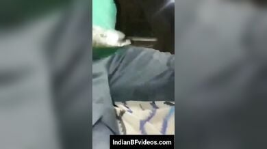 तेलगु रंडी ऑन्टी मजे ले रही है गैंगबैंग सेक्स का