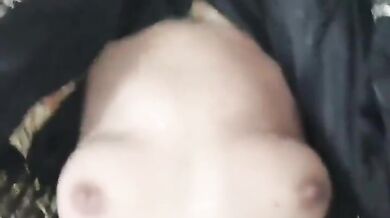 ट्रिम की हुई चूत चुदकर हुई गीली