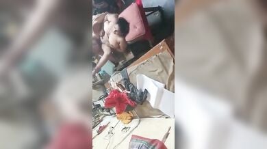 कपडे सिलवाने आई रंडी ऑन्टी चुदी जवान दर्जी के साथ