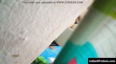 बड़ी दीदी को ओन्ली फैंस के लिए वीडियो बनाते हुए चुपके से देखा