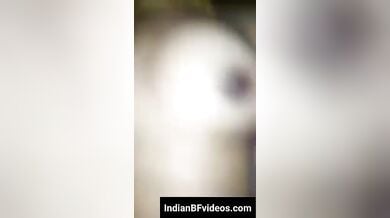 जीएफ की चुदाई कर उसके पेट पे गिराई गाढ़ी सफ़ेद मलई