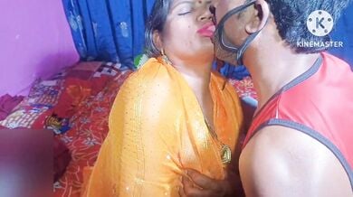 गाँव वाली साड़ी पहनी भाभी को चोदा उसके देवर ने