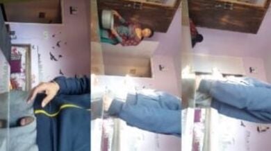 कामवाली के सामने लंड को मुठ मारता ठरकी लड़का