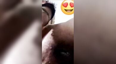 सलवार कमीज वाली भाभी ने की मोटी चूत में उंगली