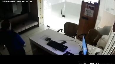 अपनी सेक्रेटरी को चोदा मैनेजर ने ऑफिस के अंदर