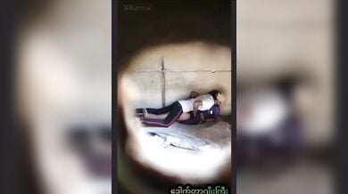 नेपाली लवर्स को चुदाई करते हुए चुपके से दिवार के छेद से देखा