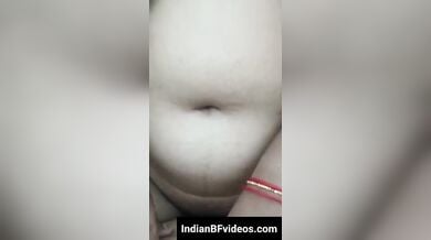 कामुक मराठी भाभी ने लगाये लंड के ऊपर जम्प