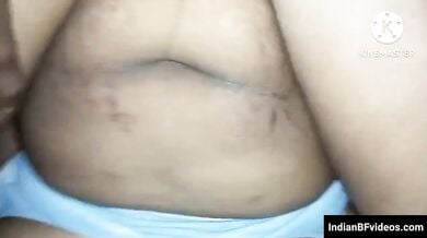 बीवी की चूत का भोसड़ा बनाने के बाद उसकी गांड में खोदा सुरंग