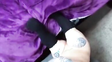 ढाई फीट नाटी टैटू वाली औरत ने मुंह में लिया बड़ा लौड़ा