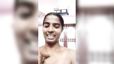 खुशमिजाज मल्लू बीवी ने दिखाया नंगा बदन
