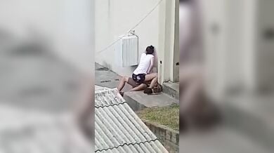 लवर्स को चोरी छिपे सेक्स करते हुए चुपके से फिल्माया