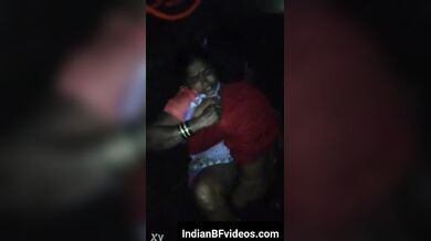गाँव की रंडी ऑन्टी को चोदा रातके अँधेरे मे