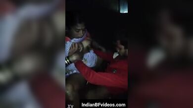 गाँव की रंडी ऑन्टी को चोदा रातके अँधेरे मे