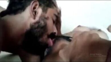 बॉयफ्रेंड से अपनी चूत चटाने का वीडियो बनाती गर्लफ्रेंड