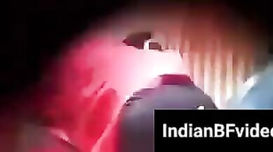 हिजाबी गर्लफ्रेंड की लेगिंग में छेद कर उसकी चूत चोदता बॉयफ्रेंड (हिडेन कैम)