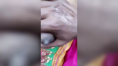 साउथ इंडियन जीएफ के दूध दबाकर पीता बॉयफ्रेंड